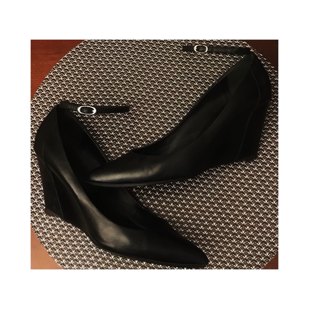 Giuseppe Zanotti Classic Leather Hidden Wedge Pump